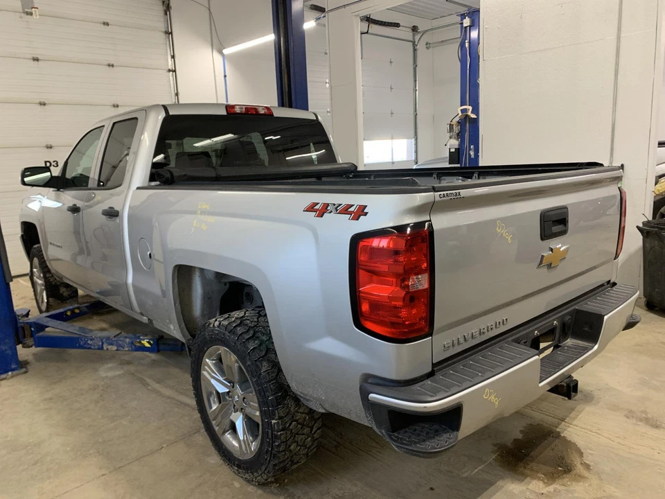Conjunto de bomba y motor ABS usado se adapta a: Chevrolet Silverado 1500 2018 clase camioneta Foto 2 de 4