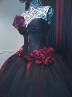 day of the dead corset dress Custom Size white victorian zombie ghost day of the dead steampunk witch  burlesque corset costume dress with top hat and umbrella S-XL  Glamtastik
