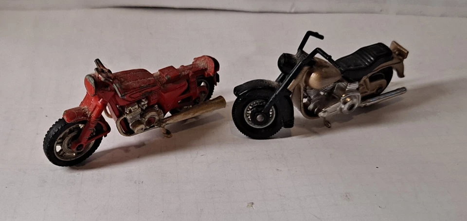 A375. MAJORETTE FRANCE-LOTTO 2 MOTO ANNI ’70, HARLEY DAVIDSON e altra  1/35-1/40 - Immagine 2 di 4