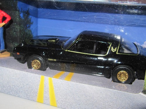 CORGI - SMOKEY AND THE BANDIT PONTIAC FIREBIRD & FIGURE - MINT / PERFECT MIB - Picture 5 of 9