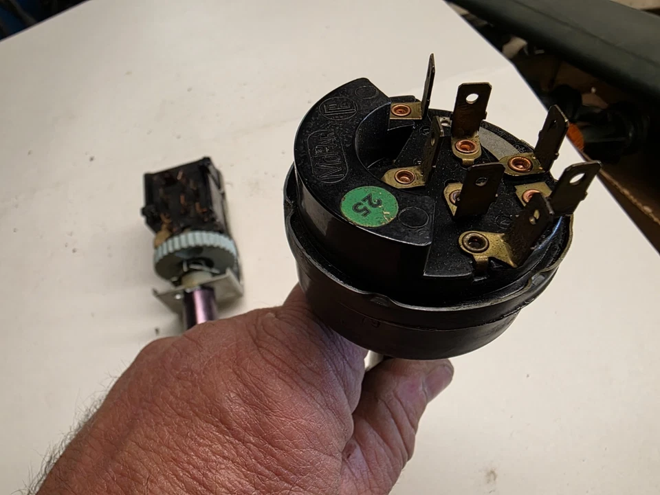 二手 Mopar 1966 1967 年普利茅斯 Belvedere 卫星 3 速擦拭开关 2770379 — 第 2/2 张图片