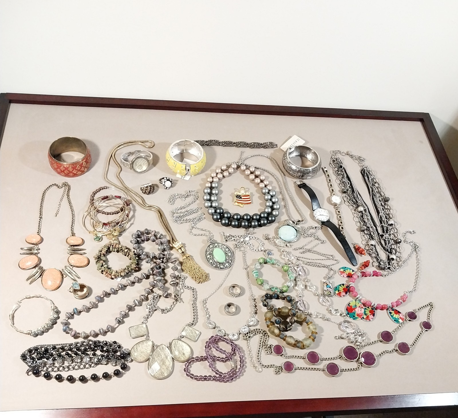 Bracelets Necklaces Lot Mixed Fashion Rings Watches 40+ Jewelry Earrings Pieces - vintagewatches.pk