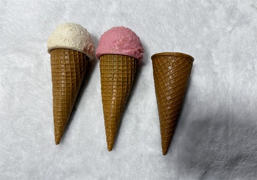 VINTAGE BASKIN ROBBINS SUGAR CONE VANILLA STRAWBERRY ICE CREAM LOT PRETEND FOOD