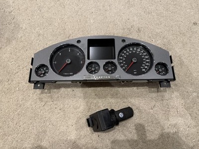 VW Volkswagen Phaeton 3D Instrument Cluster Speedometer Automatic 3D0920981E Key