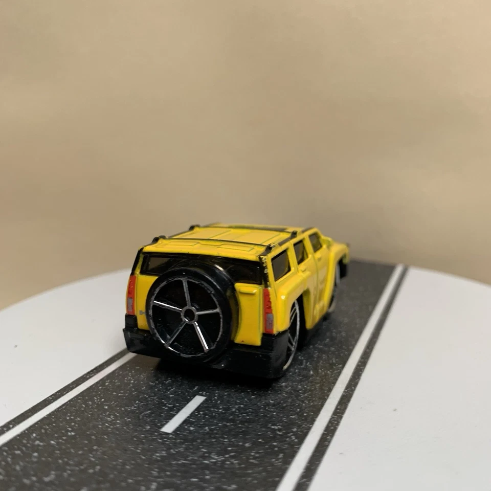 Hot Wheels 2005 primeras ediciones Blings #7/10 Hummer H3 SUV amarillo con PR5 1:64 casi nuevo Foto 4 de 4