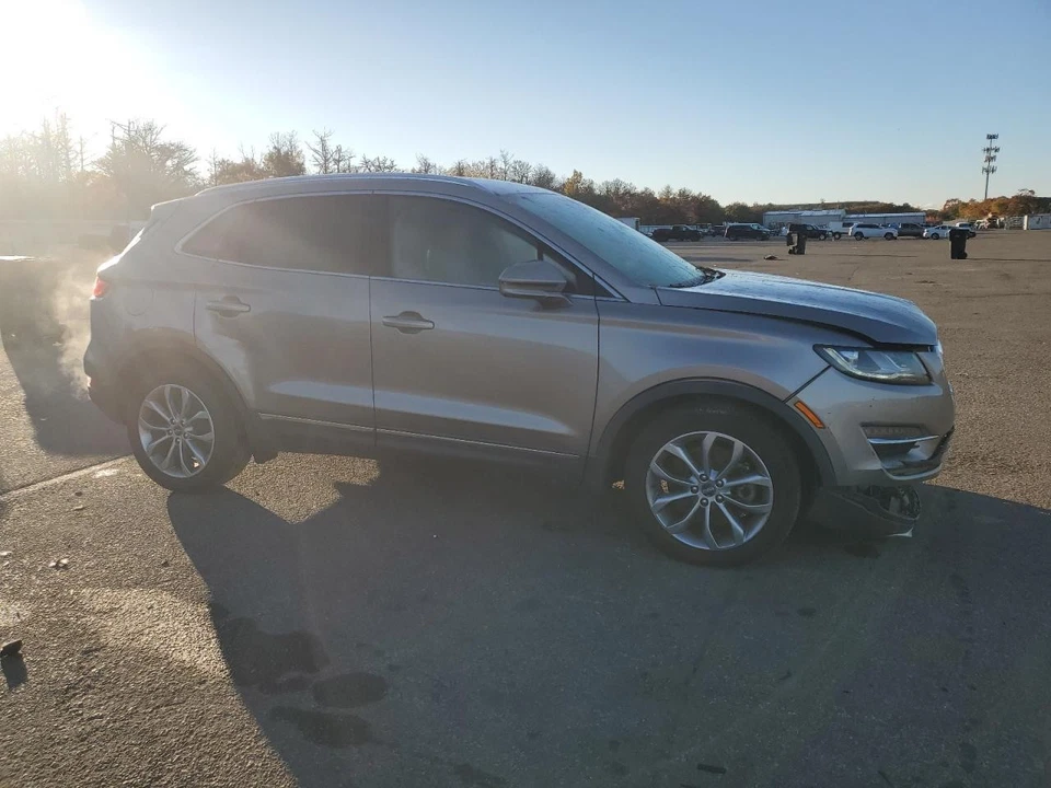Used Rear Left Door Assembly Rear Side fits: 2019 Lincoln Mkc Rear Left Grade A Foto 4 de 4