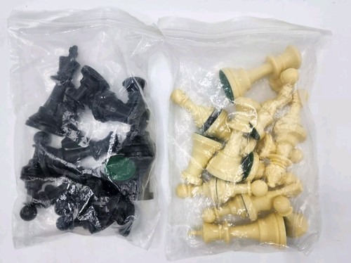 YMI Regulation Tournament Roll-Up Staunton Chess Game Set with Travel Black Bag - Picture 3 of 6