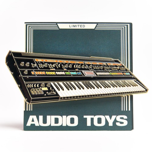 Pin sintetizador de teclado Roland Jupiter 8 - Imagen 5 de 5