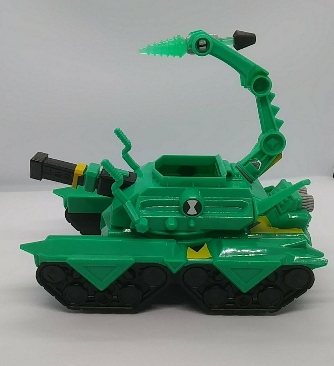 エドワード様　　専用ページ　　ベンリー１０箱 Ben 10 Diamondhead Power Tank Driller Action Figure Vehicle