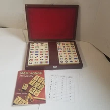 Vintage Mah jongg Set Chunky Tiles Wooden Case Travel