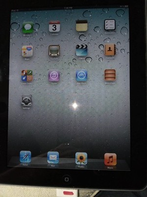 Apple ipad 1st Generation 32gb wifi 9.7 inch black mb293ll used 