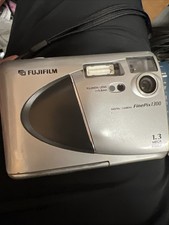 FujiFilm FinePix 1300 Digital Camera 1.3MP Untested