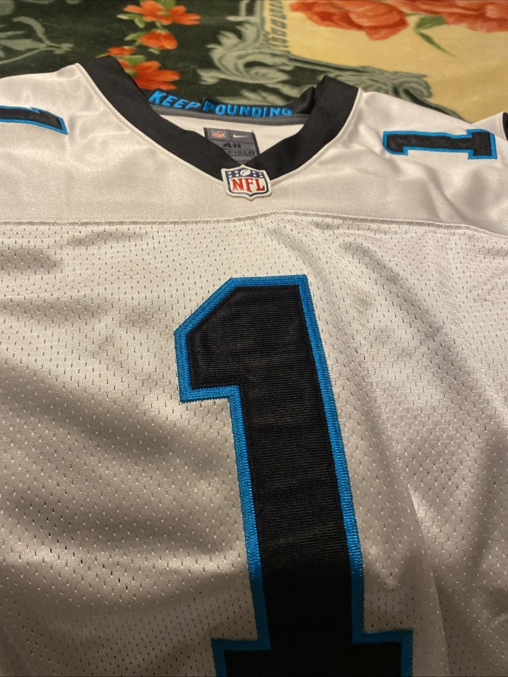 Camiseta de futebol Cam Newton autografada Carolina Panthers fanáticos autêntica - Imagem 3 de 4