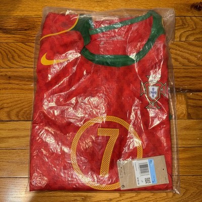Nike Portugal Luis Figo 2004 Reissue Jersey Total 90 Size Medium Men s Brand New