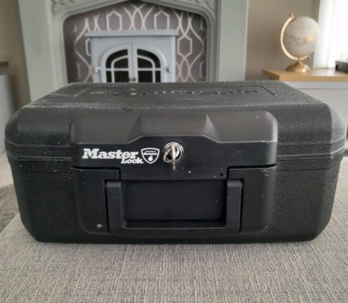 Cassaforte portatile ignifuga Master Lock Sentry Safe con HKey - 36 cm x 29 cm