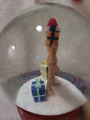 GROOT Seasons Grootings Christmas Snow Globe - Picture 3 of 14