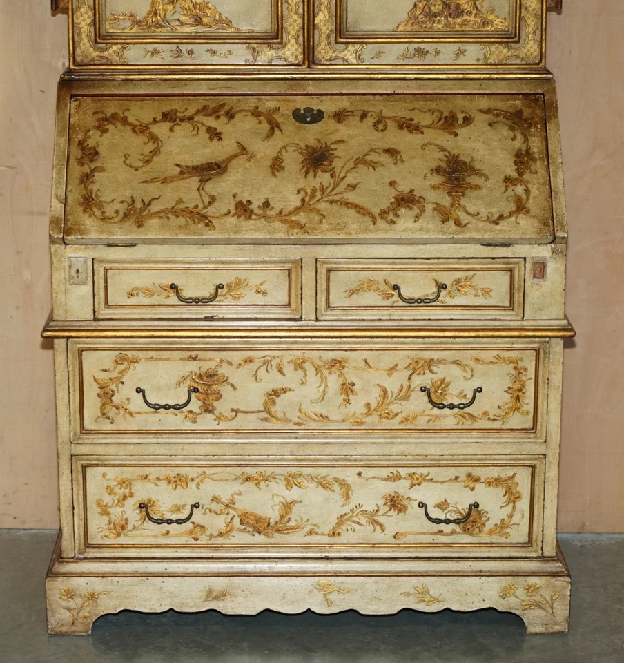 CIRCA 1900 VENETIAN CHINOISERIE DECORATED PARCEL GILT BUREAU BOOKCASE DRAWERS - Image 3 of 4