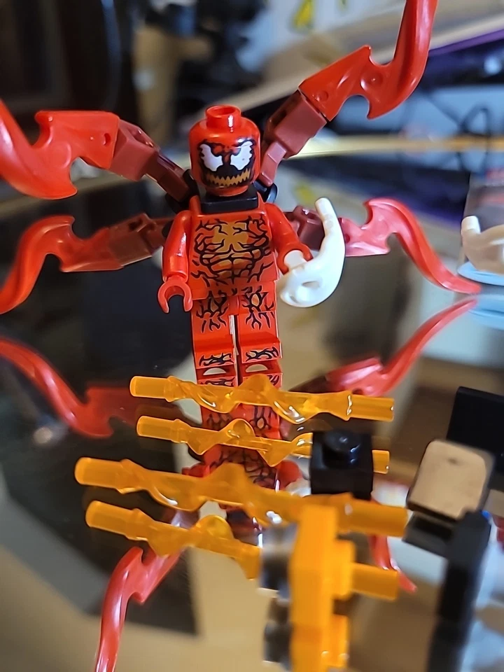 LEGO 76173 MARVEL Spider-Man y Ghost Rider vs. Carnage falta la mayor parte del coche Foto 2 de 4