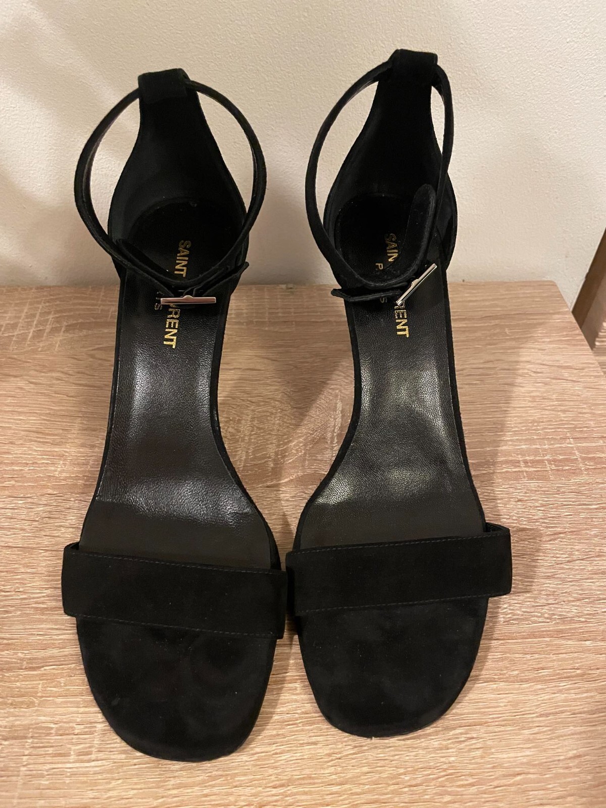 Saint Laurent Lexi sandali scamosciati con cinturino alla caviglia colore nero