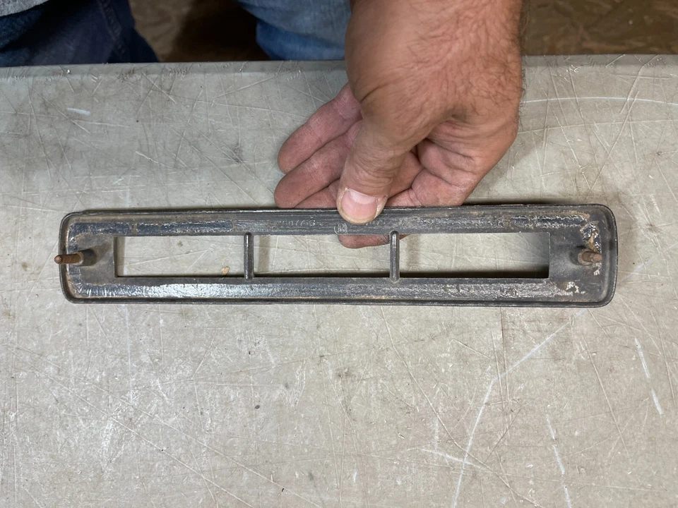 1968 NEW YORKER FURY NEWPORT C-BODY ЗАДНИЙ РАЗМОРАЖИВАЮЩИЙ ОБОДОК ОБОГРЕВАТЕЛЯ ОЧЕНЬ ЧИСТЫЙ OEM - Изображение 2 из 4