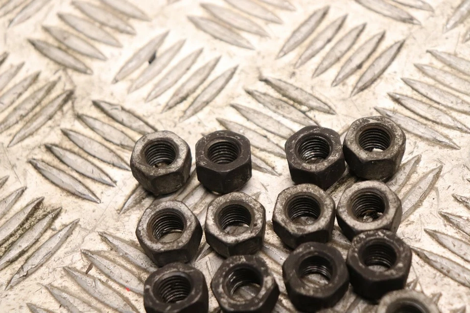 Tuercas de rueda de acero Ford Fiesta MK7 X16 2013-2017 AY64 Foto 2 de 4