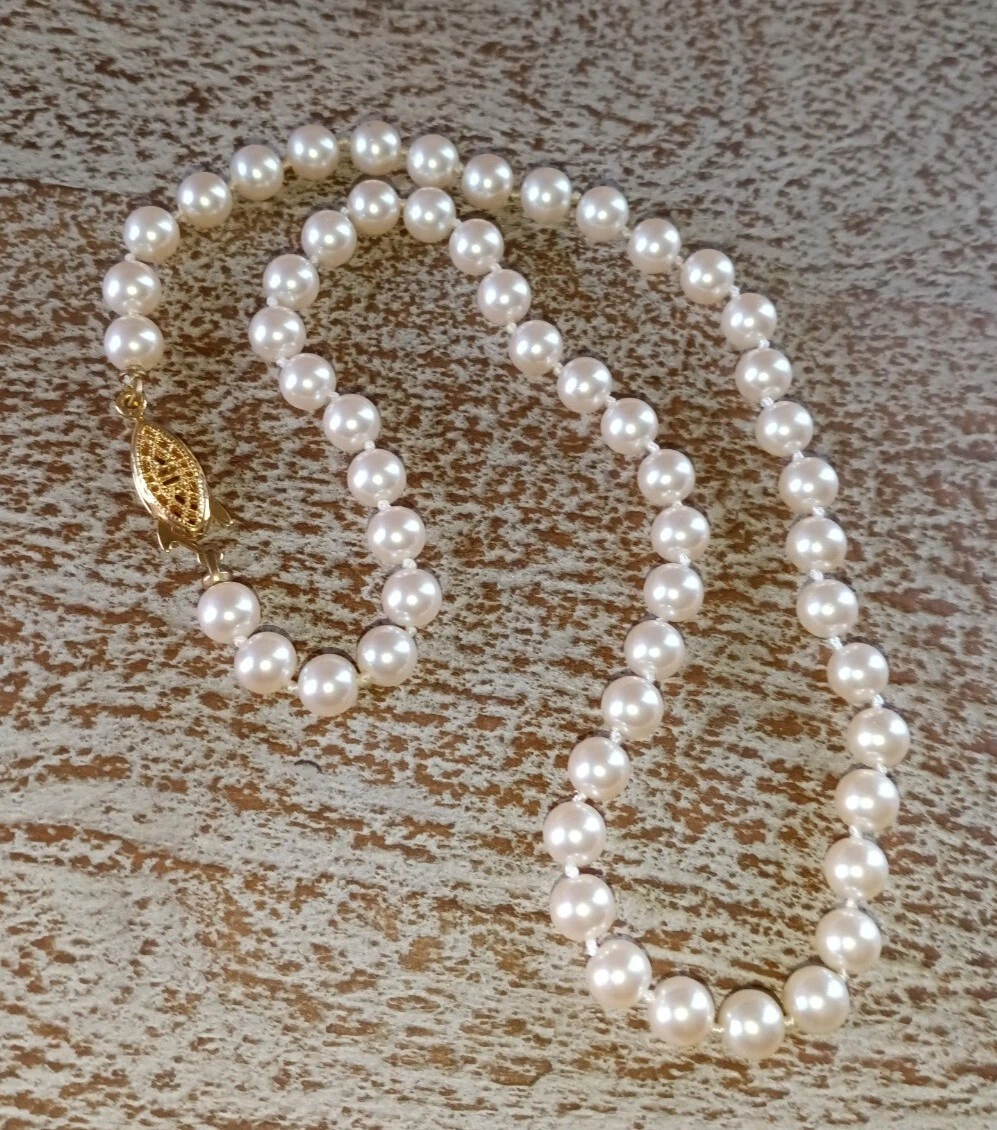 Vintage 1950s Necklace Single Strand Of Faux Pearls With Gold Clasp