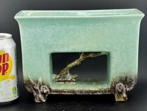 Roseville Artwood Green 1054-8” MCM Art Pottery In Excellent Mint Condition