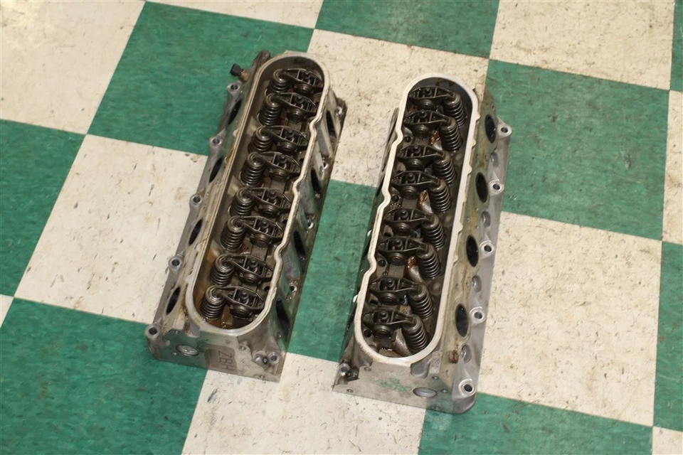 99' CORVETTE C5 LS1 5.7L SFI Driver Passenger Engine Cylinder Heads 2x 105k Mile - Изображение 3 из 4