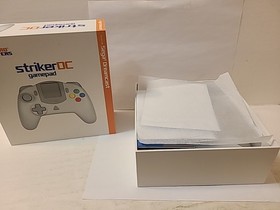 StrikerDC Sega Dreamcast Wired Retro Fighters Striker DC, Game Pad
