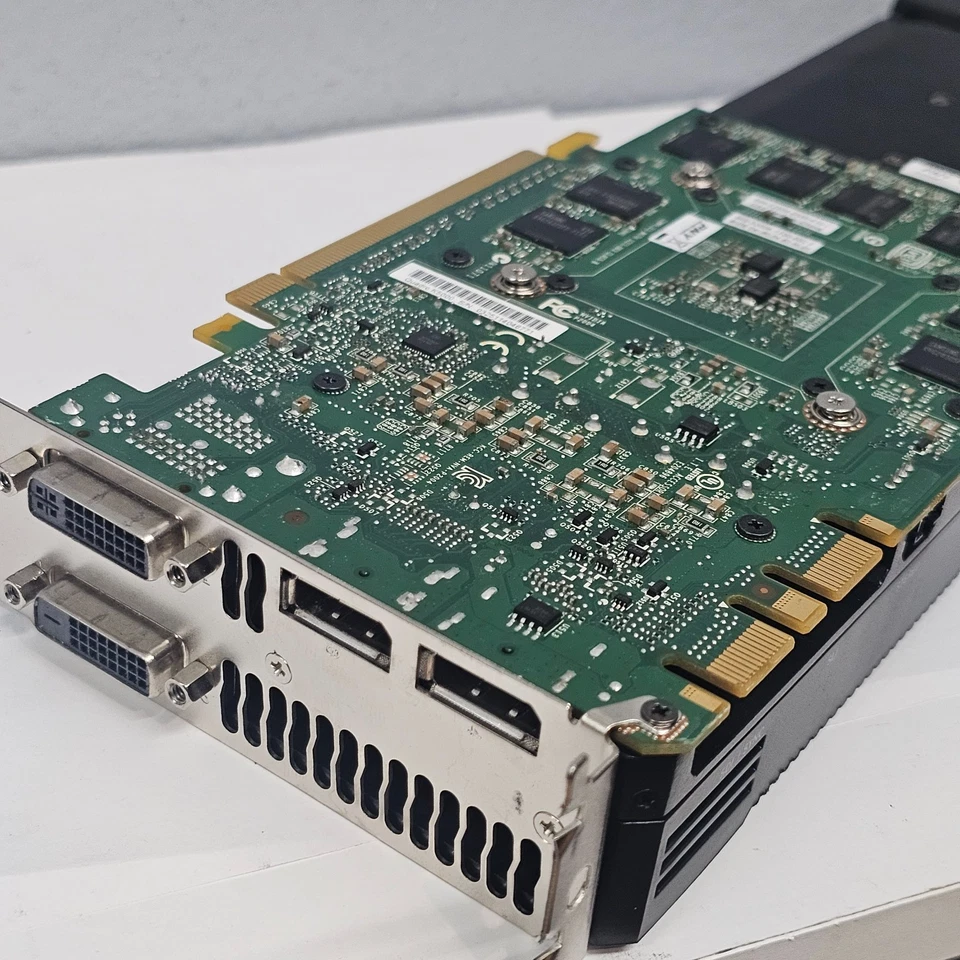 NVIDIA Quadro K5000 701980-001 4GB GDDR5 Graphics Video Card - Image 2 of 4