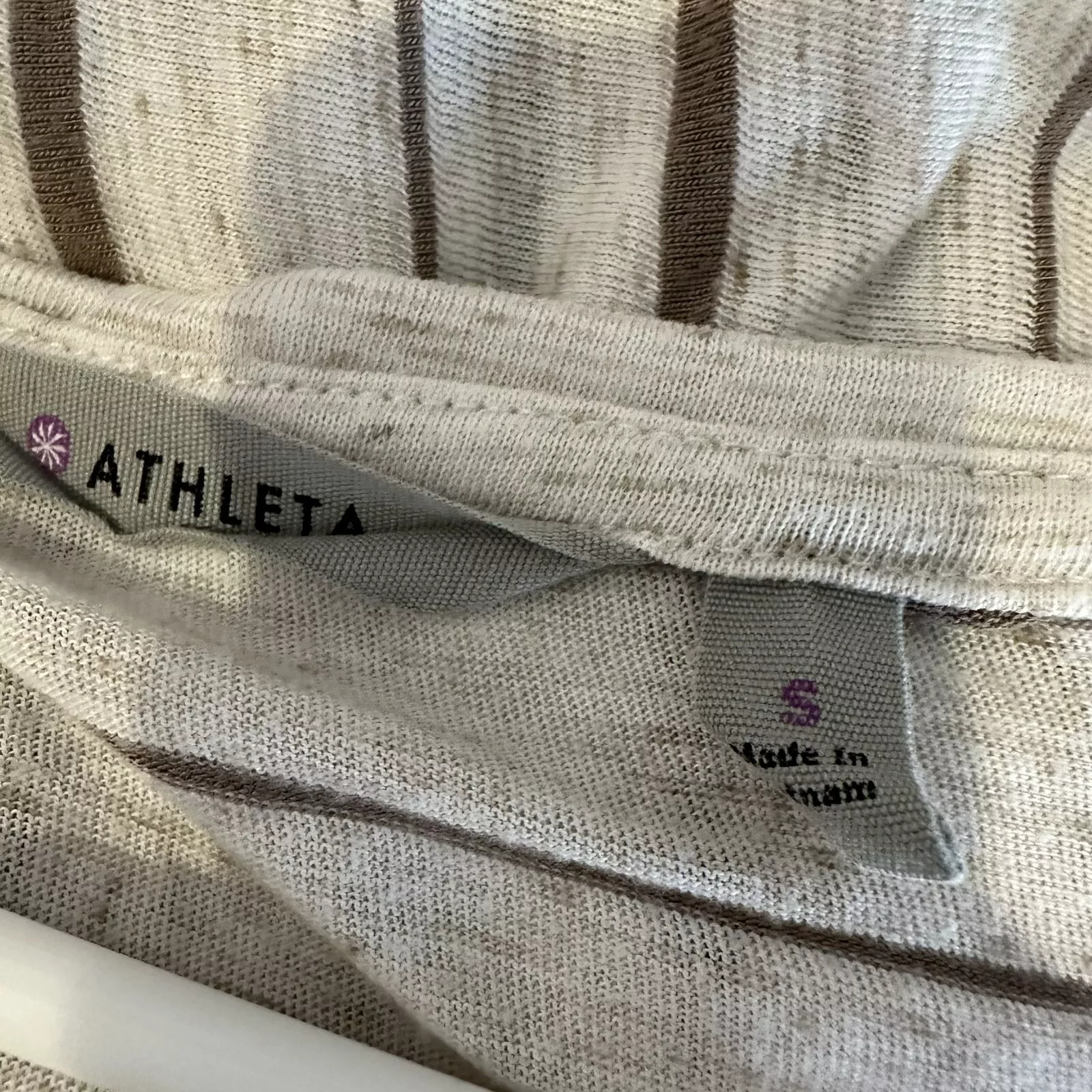 athleta short sleeve v neck casual shirt