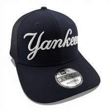 New Era New York Yankees MLB Script Mesh Trucker 9Seventy Snapback Adjustable