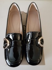 NIB Clarks Womens Daiss 30 Trim Black Leather Dress Loafer Shoes Size 7 1/2M