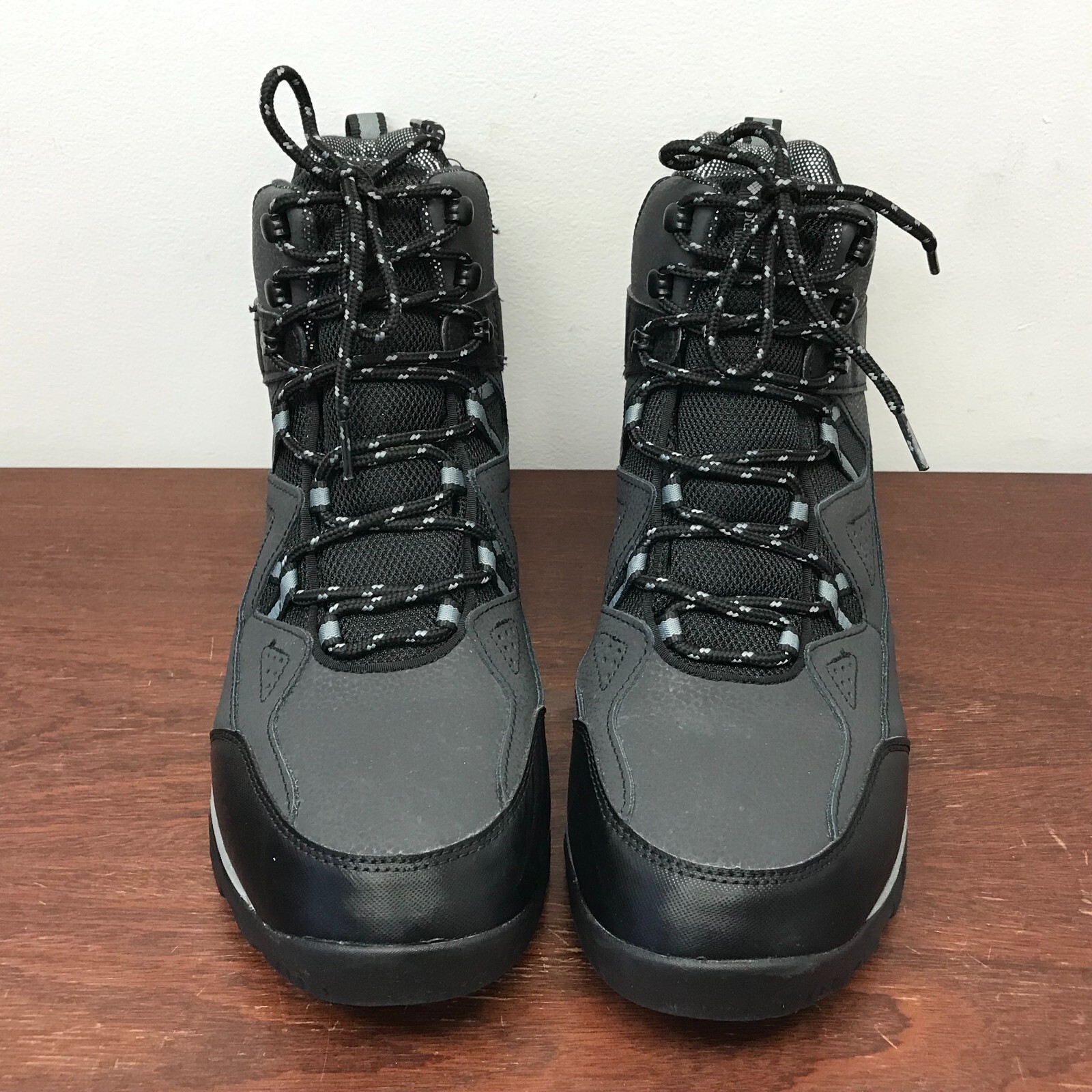 Men's Columbia Liftop III OmniHeat Lined Waterproof Winter Boots. Size