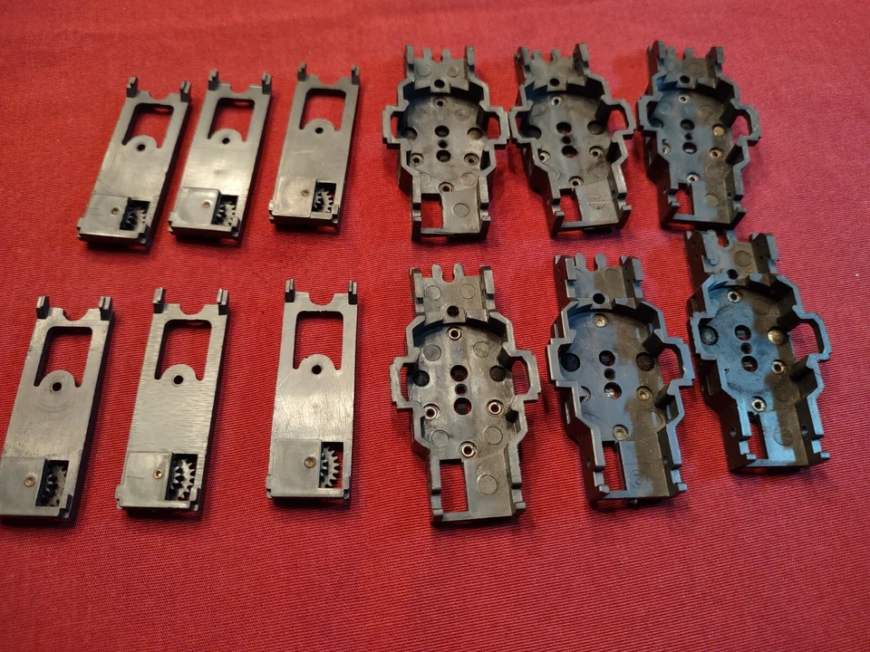 Vintage Aurora Afx Non Magna Traction Bare Chassis And Gear Chassis - Image 3 of 4