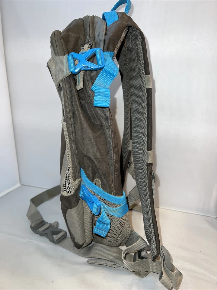 Mochila de hidratación Ozark Trail Finley Creek Foto 2 de 4