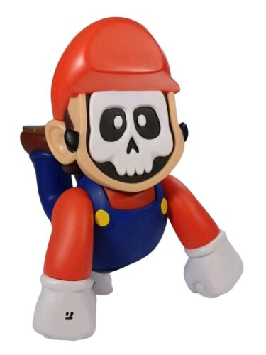 Super Crash Bro Mario OG rot 9,5" Vinyl Figur von Josh Divine x Strangecat Toys - Bild 2 von 11
