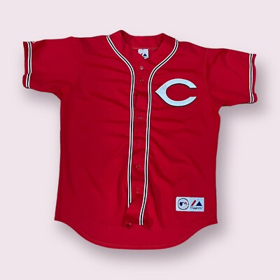 With his induction into the Reds Hall of Fame, watch Adam Dunn hit a homer into another state