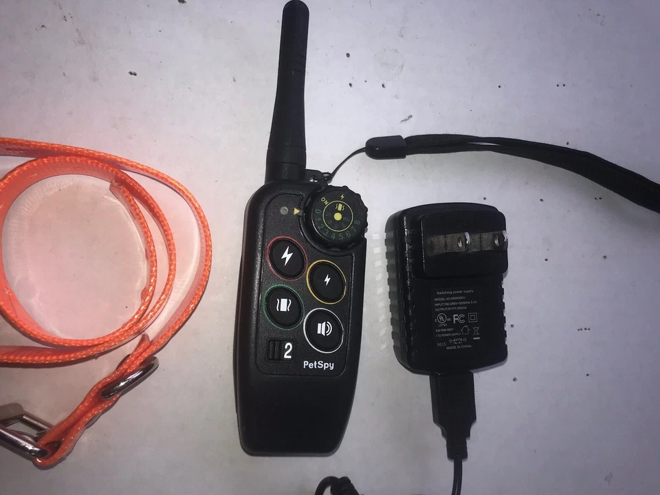 Collar de intercambio, control remoto y cargador para perros espía para mascotas. Sin probar pero se carga Foto 2 de 3