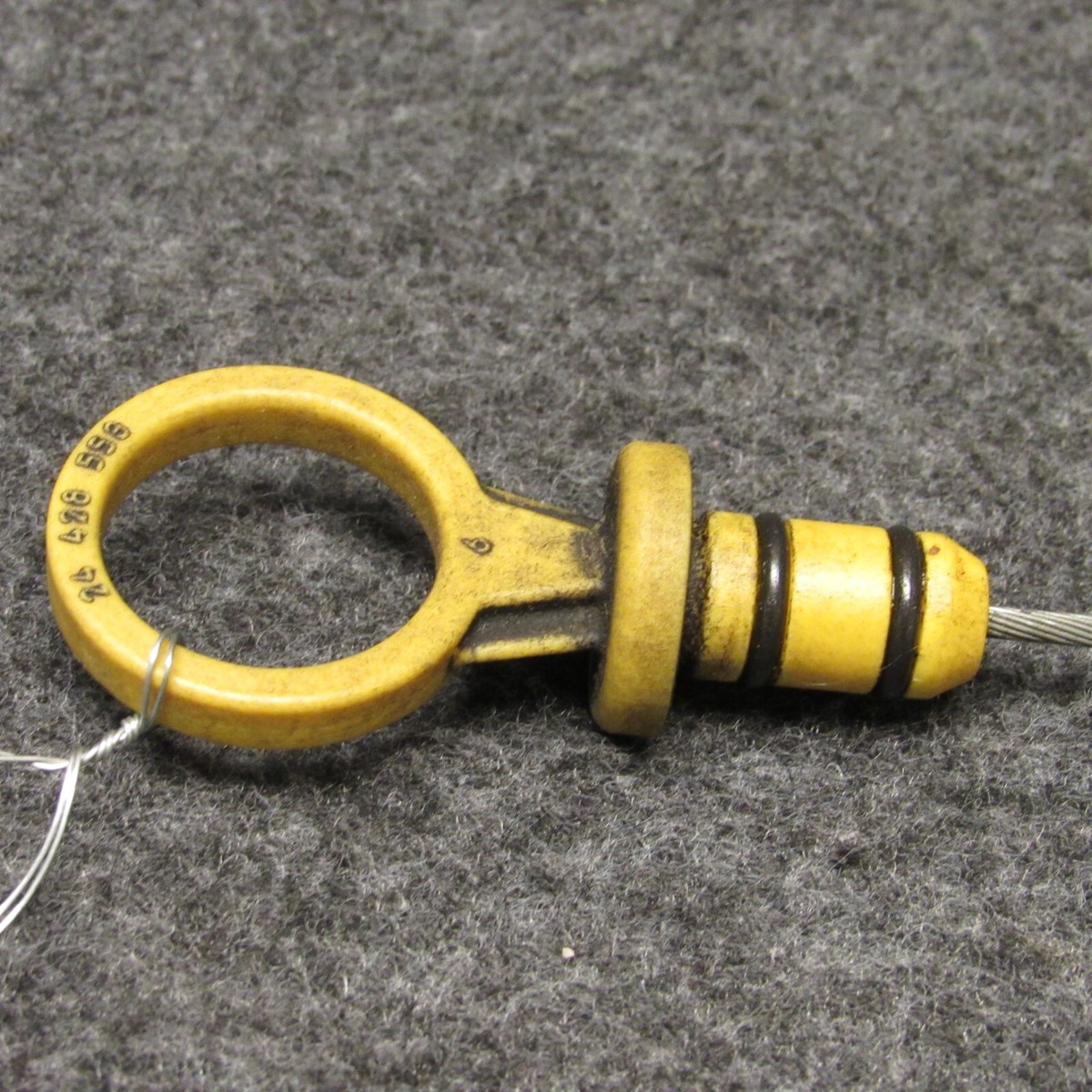 2003-2005 Chevrolet Cavalier 2.2 Ecotec Engine Oil Dipstick