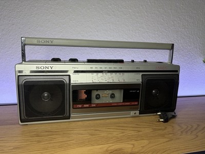 Sony CFS-230S / Vintage / Kassettenrekorder / Radio / Ghettoblaster / Teildefekt