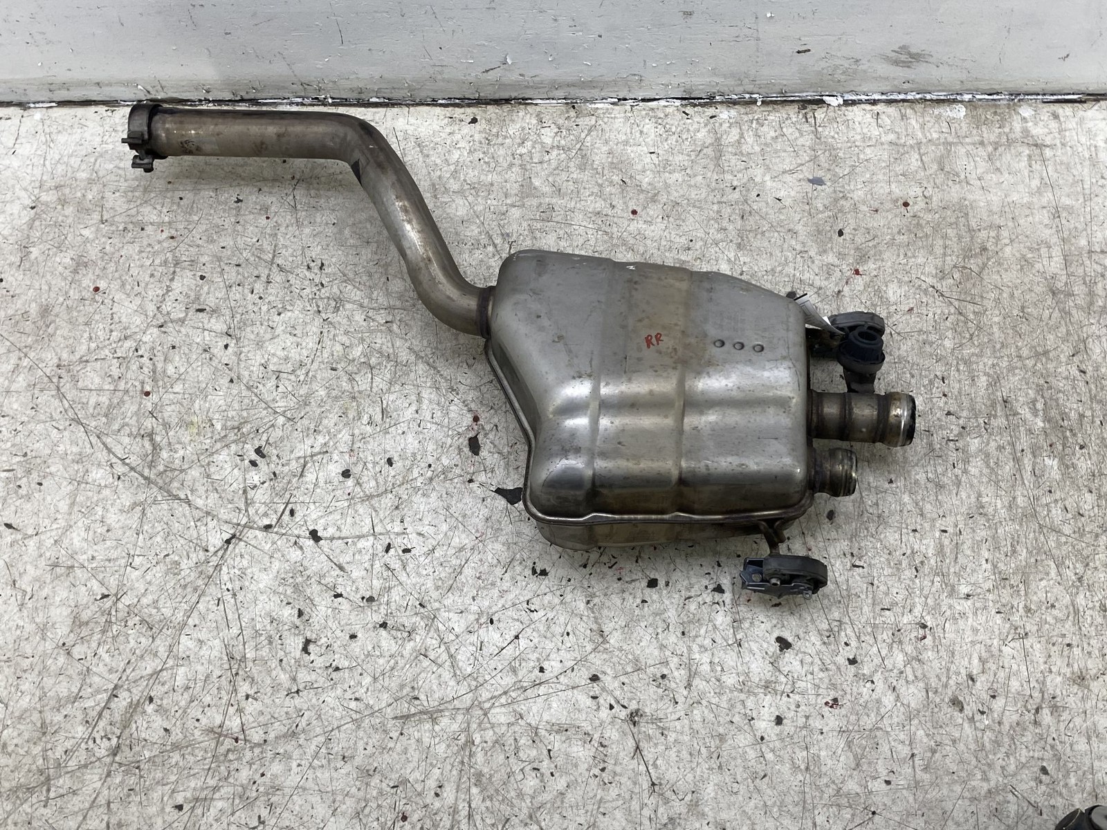 2014-2018 BENTLEY FLYING SPUR AWD 4.0L V8 REAR RIGHT SIDE EXHAUST MUFFLER PIPE