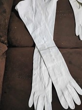 24" Long White Kid Leather opera ,Wedding Gloves. 7.5 Minor Spot Unnoticeable
