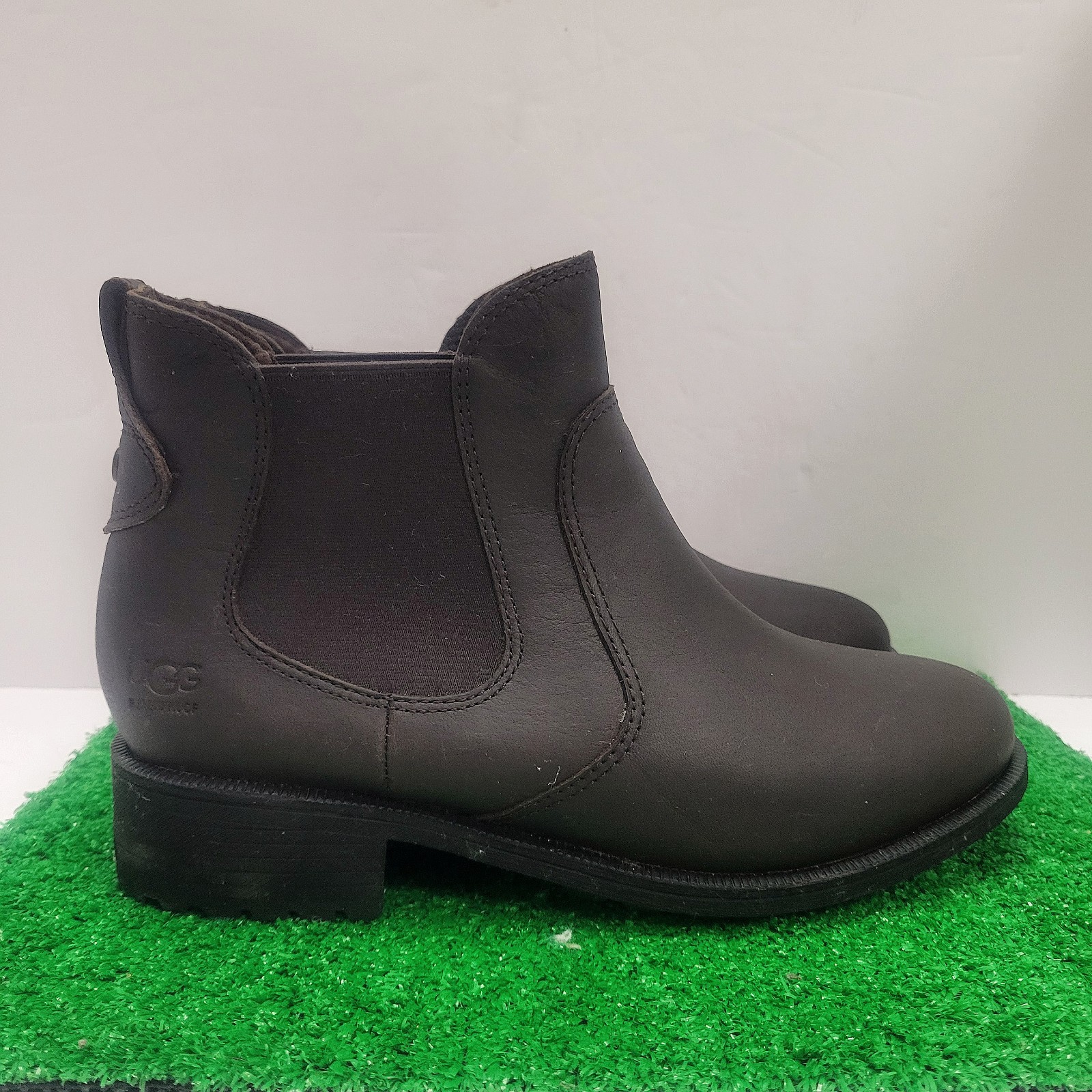 UGG Bonham III Waterproof Leather Chelsea Boots for Women Size 8 Brown 1110129