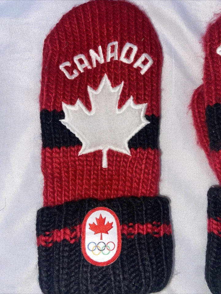 CANADA Olympic Team Youth Beanie & Gloves toque Hat Sochi Hudson's Bay Company - Image 2 of 4