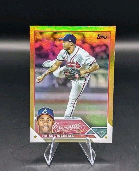 2023 Topps Series One - Raisel Iglesias #115  - Gold Foil - Atlanta Braves 🔥