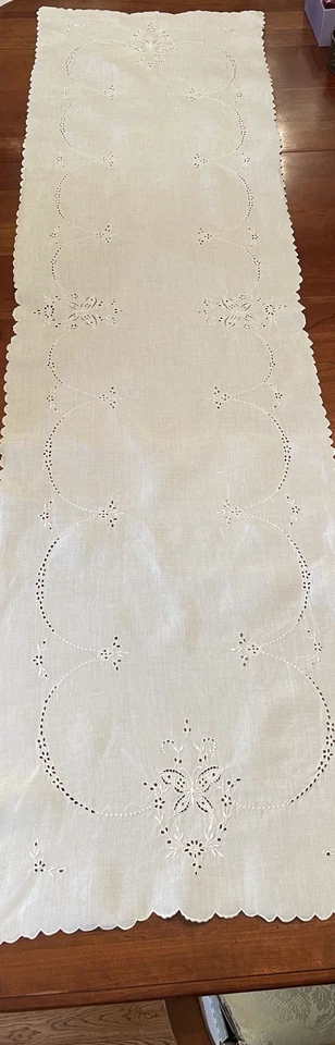Corredor de mesa de lino de colección-69”-bordado blanco-figura corte encaje-mariposas Foto 3 de 4