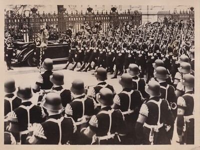   1939 April 20 Berlin - Birthday Parade in Mercedes-Benz VERY RARE L351  