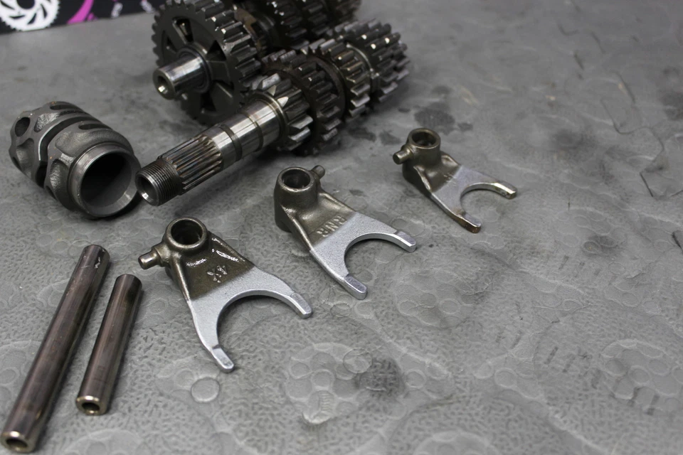 05-07 HONDA CRF250R OEM MOTOR TRANSMISIÓN TRANNY MONTAJE ENGRANAJES 23210-KRN-A00 Foto 4 de 4