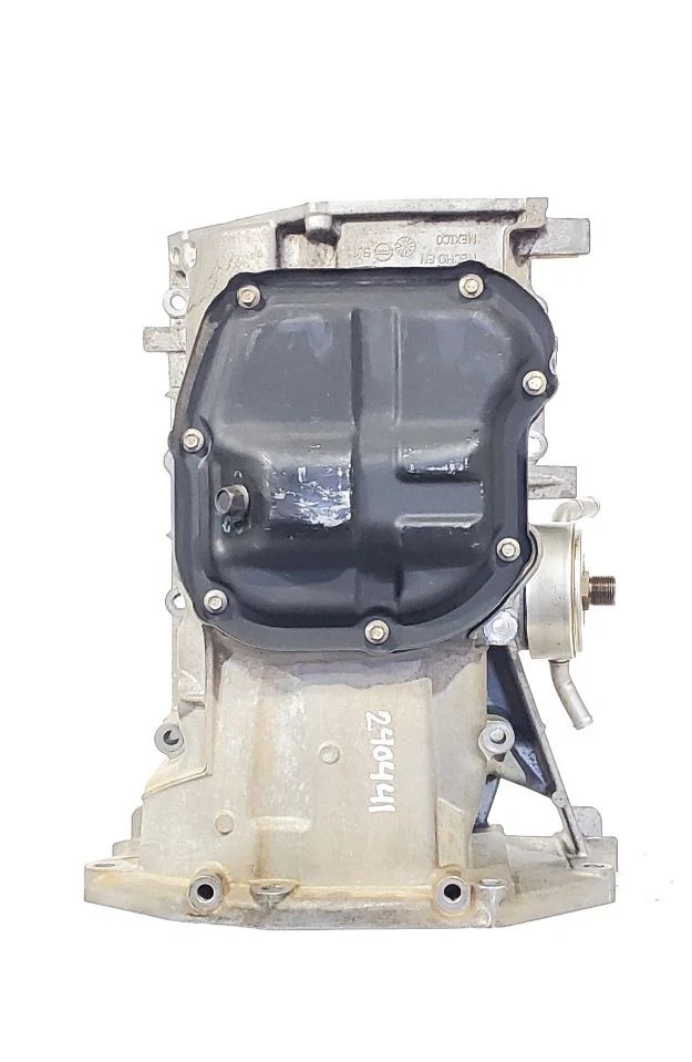 Nissan Versa 2014 2019 OEM 1,6 L superior e inferior con cárter de aceite de herrajes Foto 4 de 4